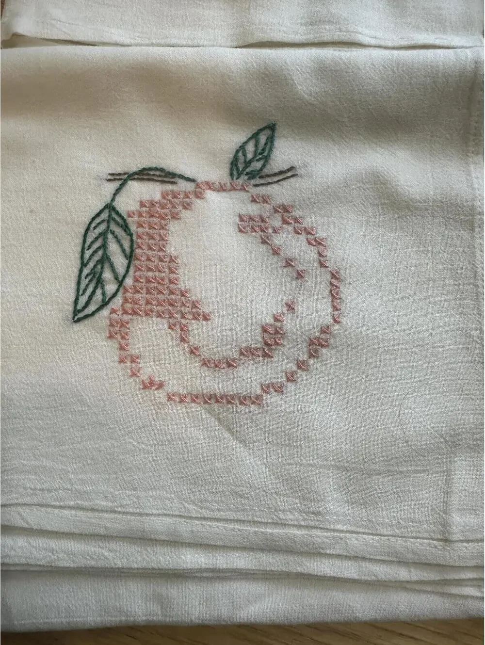 7 VTG Embroidered Tea Towels Cat Turtle Fruit Vegetables Farmhouse Cottagecore